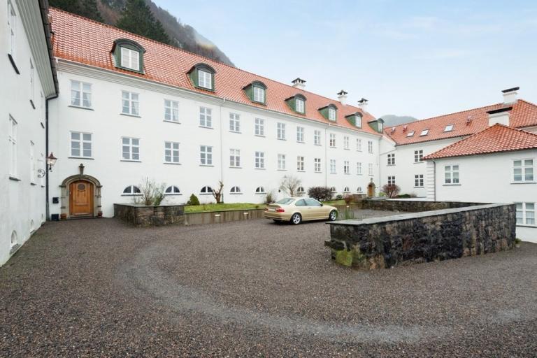 5037 Bergen Heien 25