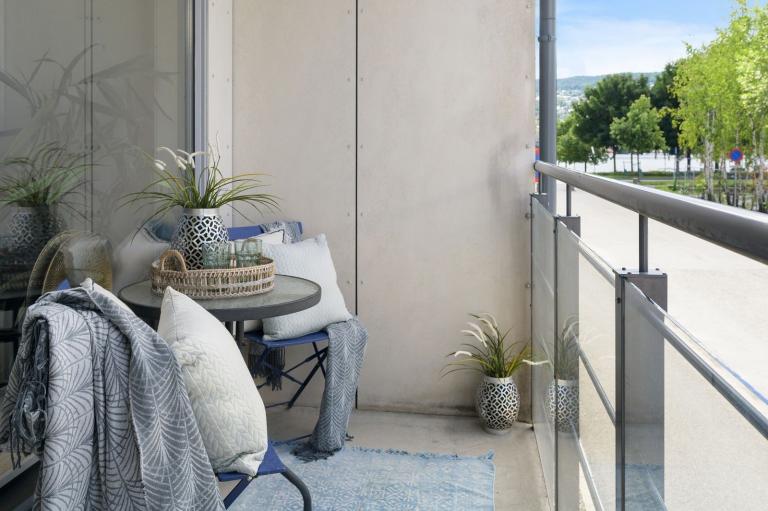 Leiligheten ligger i en høy 1.
etg.